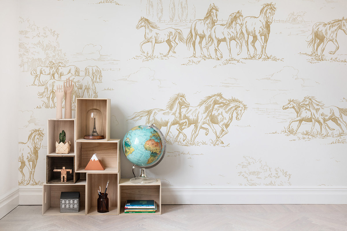 Rebel Walls Wandtattoo Horse Herd in Gold im Vintage-Stil - Bild 1