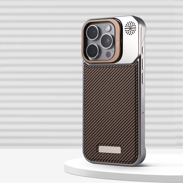 CHAOYIDIAN Slim Hülle mit Carbonfaser-Muster für iPhone 16 Pro Max 15 14 Plus 13 12 mit Objektivschutz und kabellosem Laden in Schwarz und Braun - Bild 1