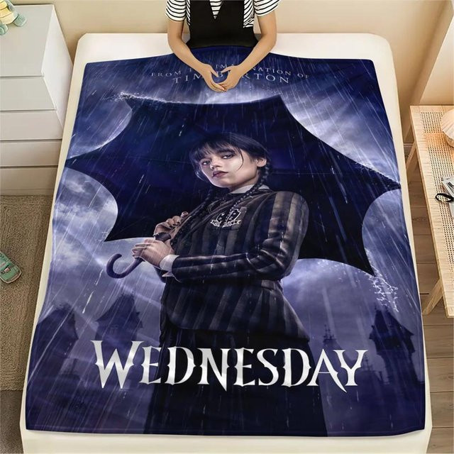Wednesday-Print Flanelldecke von Dear YuZong in Blau, B/B: 150 x 200 cm - Bild 1