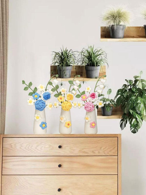 CosyHome Handgestrickte Sonnenblume als Kunstblume in Keramik mit mehrfarbigem Textil-Design - Bild 3
