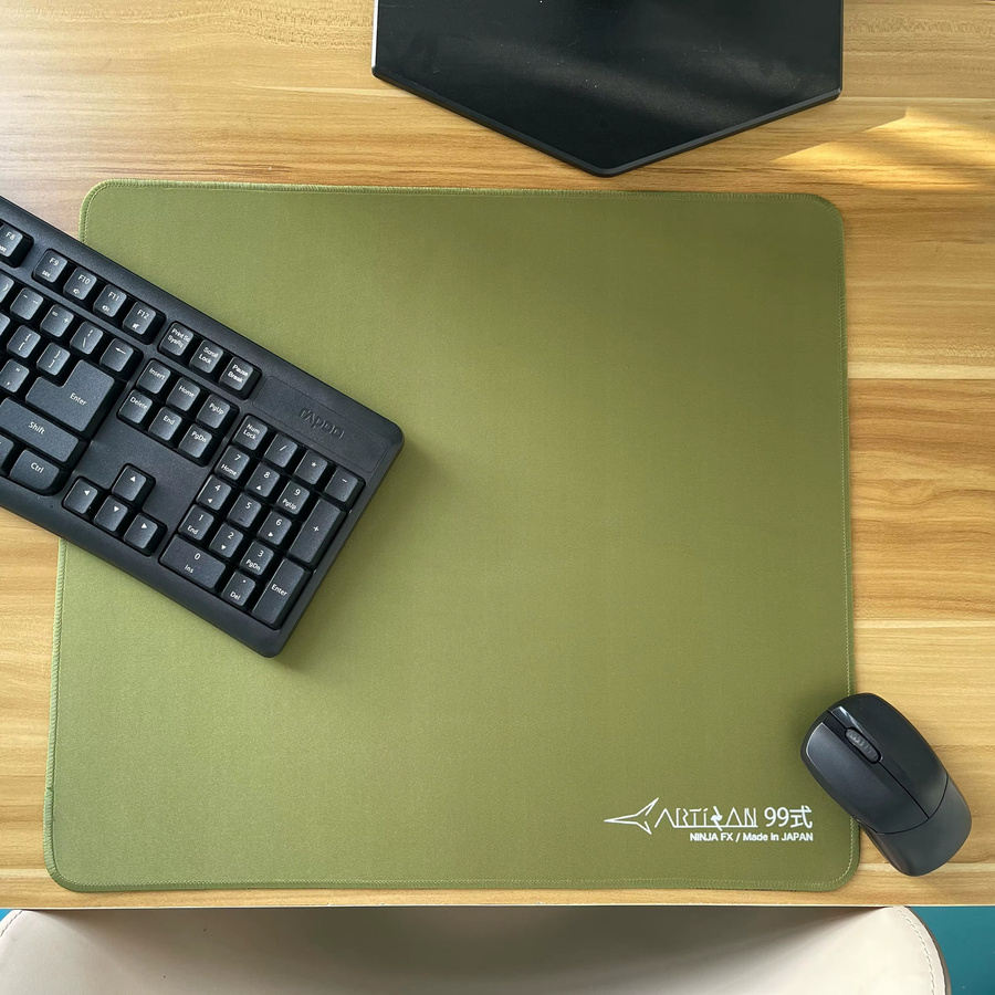 Artisan TYPE-99 Gaming-Mauspad aus trockenem Stoff mit PORON-Basis für FPS-Shooter in Schwarz oder Grün - Bild 2