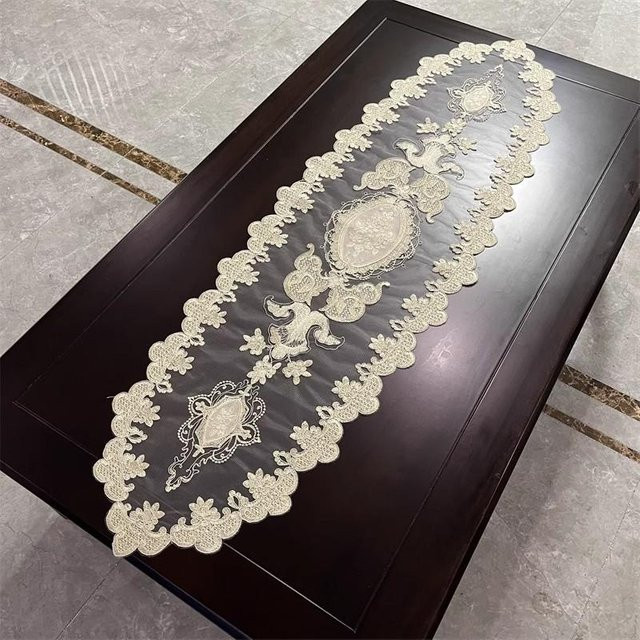 Yiran Furniture Tischläufer mit Blumen-Spitzenstickerei in Weiß und Champagner, B/H: 130 x 40 cm - Bild 1