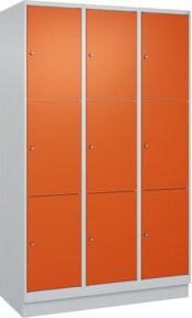 C+P Schließfachschrank Classic PLUS mit Sockel und 3 Abteilen, Farbe Grau mit Reinorange Front, B/T/H: 120 x 50 x 195 cm - Bild 1