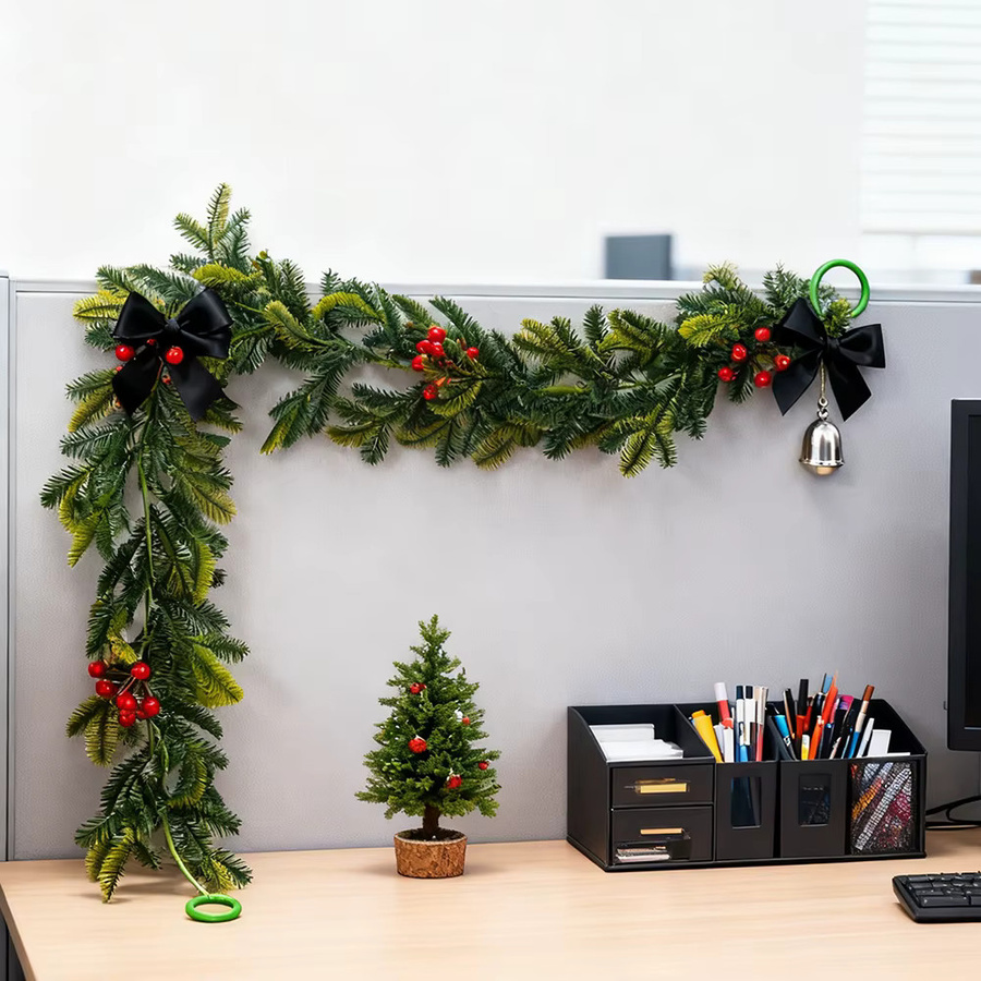 Künstliche Weihnachtsranke Kmitang mit roten Früchten, Farbe: Grün und Rot, Länge: 175 cm - Bild 1