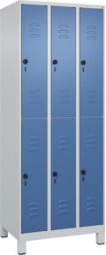 C+P Doppelstock-Spind Classic PLUS mit 3 Abteilen, Füße, Lichtgrau/Fernblau, H x B x T: 195 x 75 x 50 cm - Bild 1
