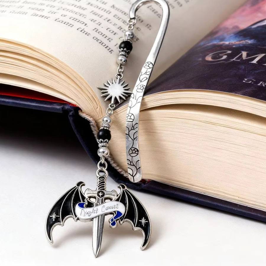 Handgefertigtes Leder-Lesezeichen mit Drachen-Design und silbernen Metallelementen - Bild 3