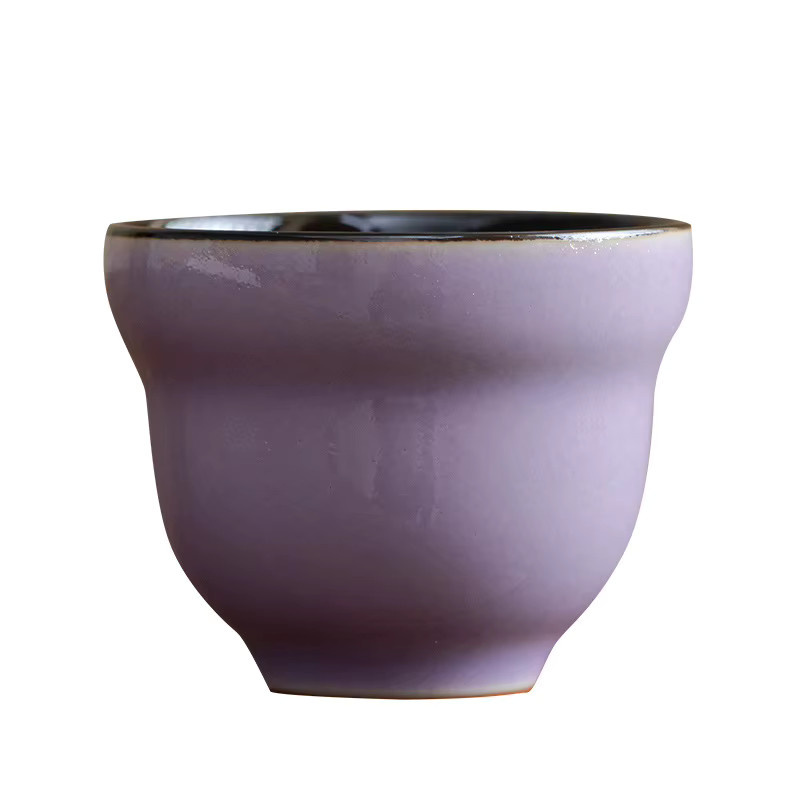 Handgefertigte Keramik Teetasse im antiken Vintage-Stil in Lila für Zen-Teeerlebnisse - Bild 3