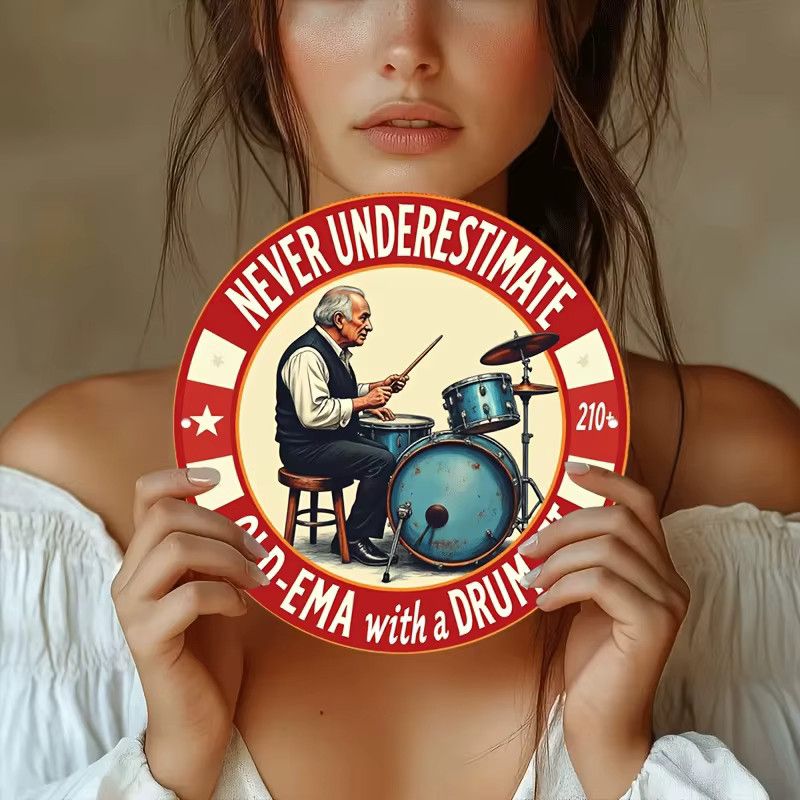 Vintage Wandschild aus Aluminium von Potdemiel mit dem Motiv Never Underestimate Old-Ema with a Drum Set 210+ im Retro-Stil - Bild 4