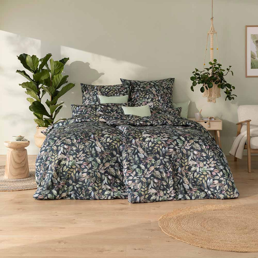 Estella Mako-Satin Bettwäsche Nadja Anthrazit mit grünen Blättern, Set bestehend aus Bettbezug und Kissenbezug, B/H: 155 x 220 cm, Kissen: 40 x 80 cm - Bild 1