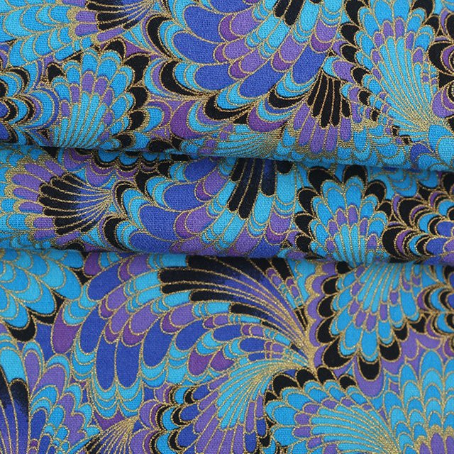 Handgefertigter japanischer Baumwollstoff mit Gold- und Blautönen in floralem Oriental-Design für Kimono oder Tischdecken - Bild 1