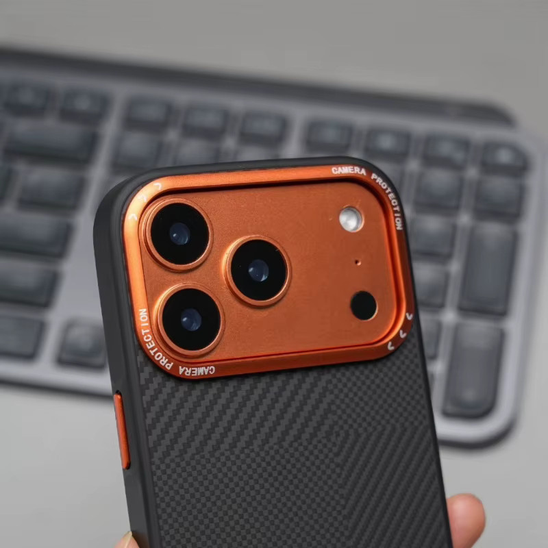 MagSafe Schutzhülle im Carbon-Faser-Muster für iPhone 17 Pro Max, iPhone 16, iPhone 15 und iPhone 14 Pro in Schwarz - Bild 3