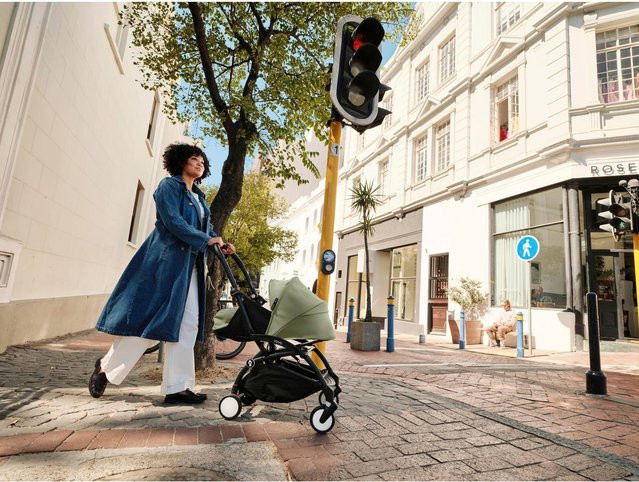 Stokke Yoyo3 Travel Buggy inklusive Neugeborenenset in Grün - Bild 1