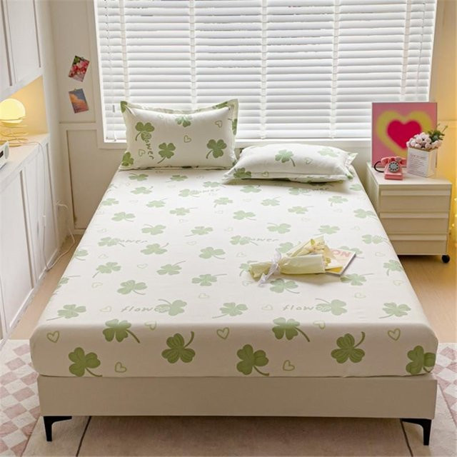 Bonenjoy Bettüberwurf mit floralem Design in Weiß, gebürstetes Microfaser Spannbettlaken, B/T: 150 x 200 cm - Bild 1