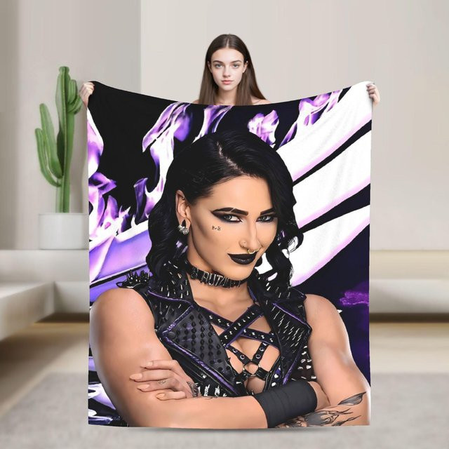 JMG Household Supplies Vintage Rhea Ripley Wrestler Flanelldecke, Mehrfarbig, B/T: 150 x 200 cm - Bild 1