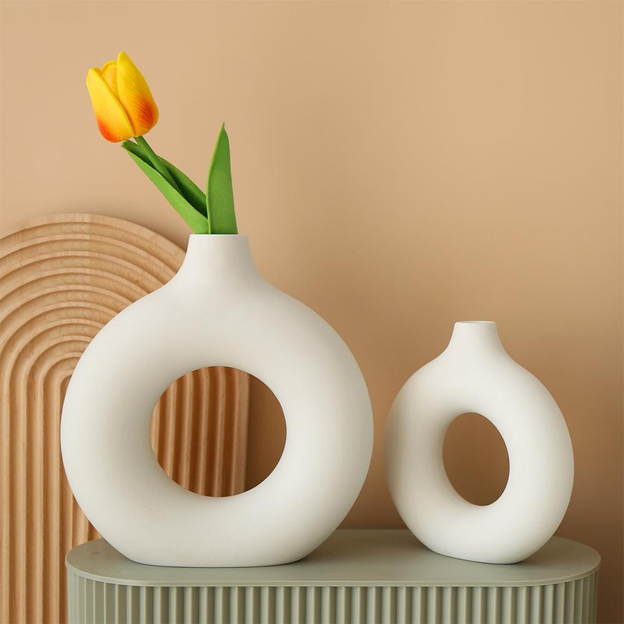 Nordische Keramikvase von Yiran Furniture in kreisförmigem Donut-Design für deine Wohnzimmer- und Schreibtischdekoration - Bild 2