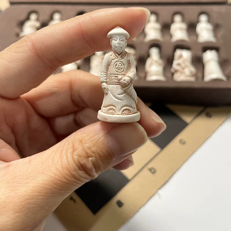 Yernea Schachspiel, Retro antikes Schachbrett, Harz, Strategiespiel - Bild 3