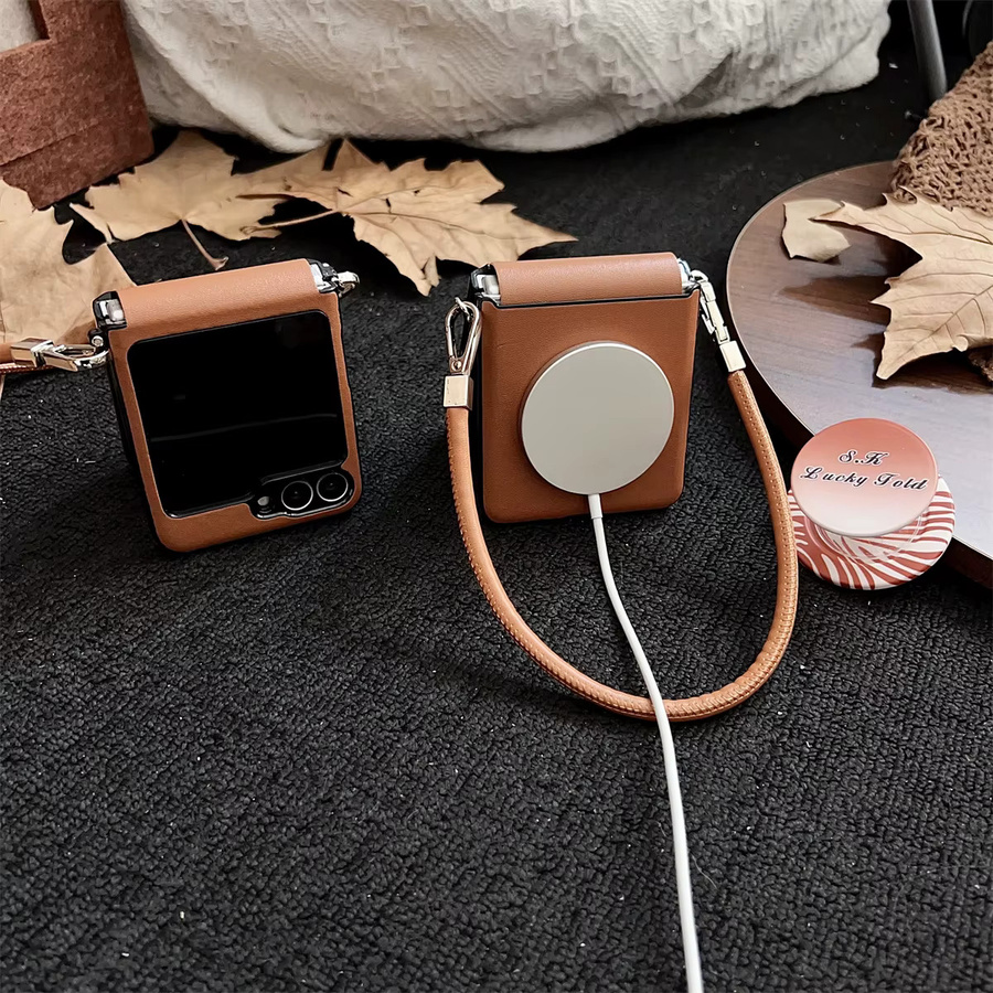 Luxuriöse magnetische PU-Leder Handyhülle mit Handschlaufe und MagSafe Wireless Charging für Samsung Galaxy Z Flip 7 FE, Z Flip 6, Z Flip 5, Z Flip 4, Z Flip 3 in Braun - Bild 4