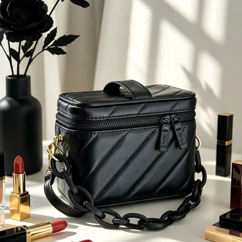 Yves Saint Laurent Mini-YSL Kosmetiktasche, schwarz, gesteppt, mit Spiegel - Bild 7