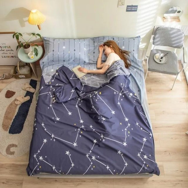 Schmutzabweisender Baumwoll-Schlafsack Super Six in Blau, B/H: 120 x 215 cm - Bild 1