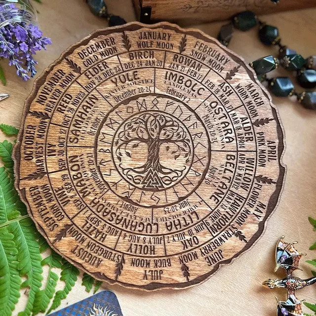 Holzschild Baumkalender Rad des Jahres in Beige und Braun als runder Wandkalender mit floralem Lebensbaum-Design - Bild 1