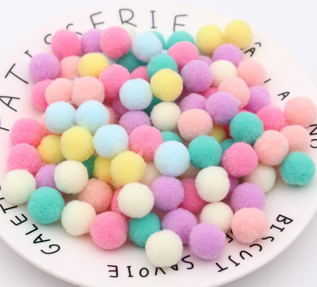 65 Stück Mini Pompons in Beige und Multicolour, 20 mm Durchmesser, weiche Pompoms für DIY Bastelarbeiten und Nähzubehör - Bild 1