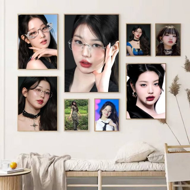 Wonyoung Anime selbstklebendes Wandbild in Multicolour als moderne Tapete für dein Schlafzimmer - Bild 1