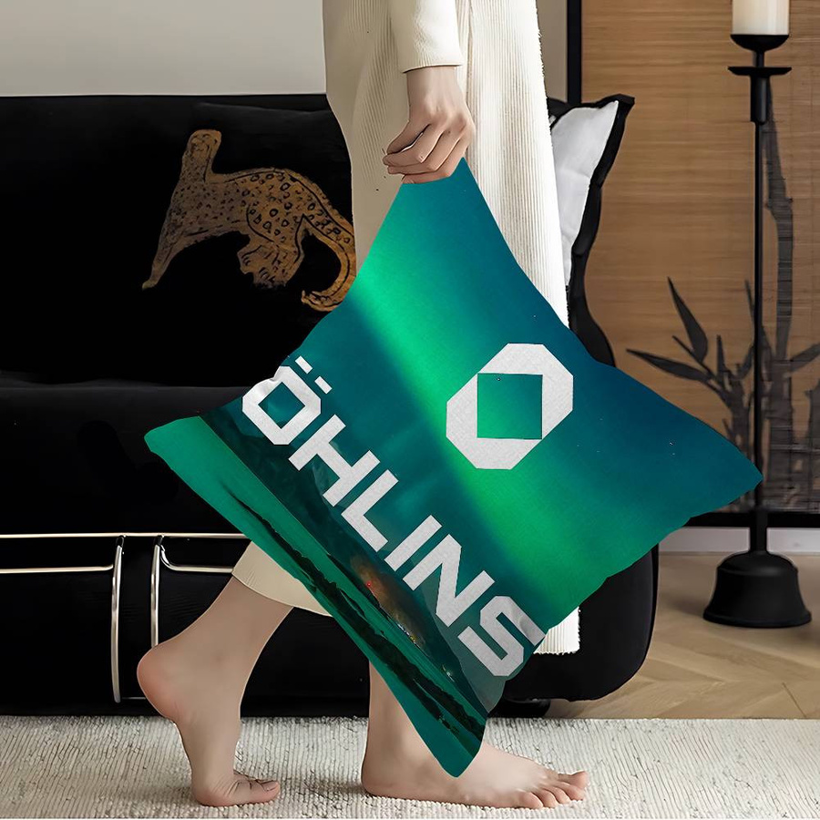 Ohlins Logo Kissenbezug aus kurzem Plüsch in Multicolor, dekorative Kissenhülle mit Cartoon-Print, B/B/H: 18 x 18 x 18 cm - Bild 1