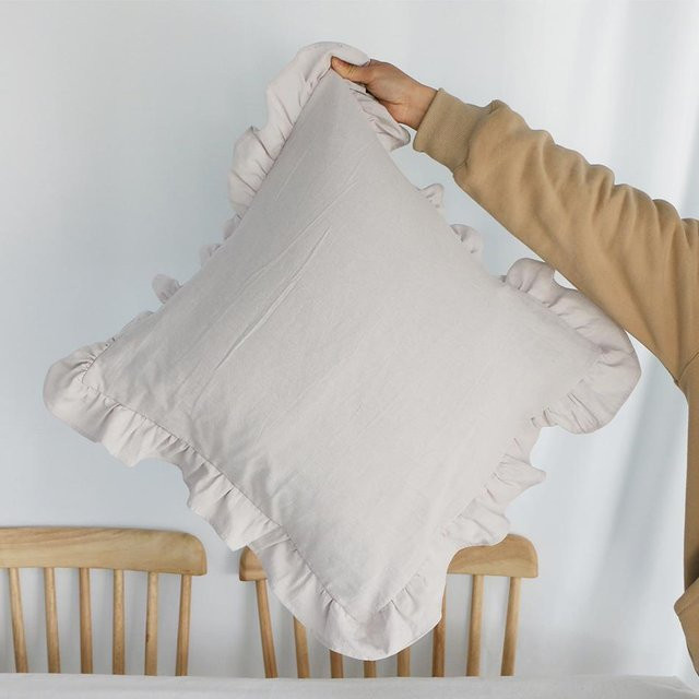 2-teiliges Kissenbezug-Set aus Baumwolle mit französischem Volant von Warmth Home in Lichtgrau, B/H: 66 x 66 cm - Bild 1