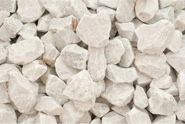 Marmorbruch Carrara Weiß als Dekosteine für den Garten, Körnung 25 - 50 mm, 1000 kg Big-Bag - Bild 1