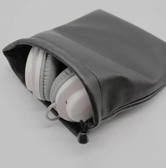 Schwarze Kopfhörertasche aus PU-Leder mit Kordelzug zur staubfreien Aufbewahrung - Bild 1
