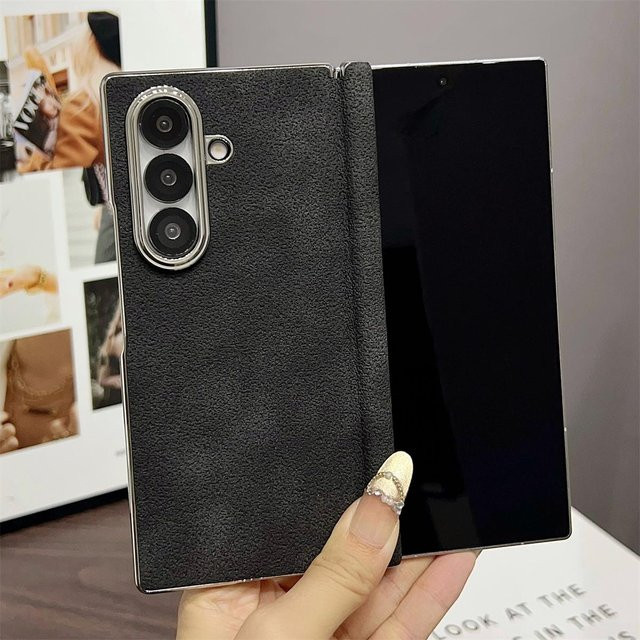 Mattes Leder Handyhülle mit Magnet und Scharnier für Samsung Galaxy Z Fold 7 6 5 4 in Schwarz mit MagSafe Unterstützung - Bild 1
