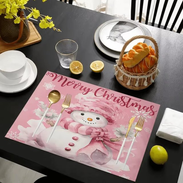 VIKAMA 4er Set Weihnachts-Tischsets mit rosa Schneemann-Muster aus PVC - Bild 1
