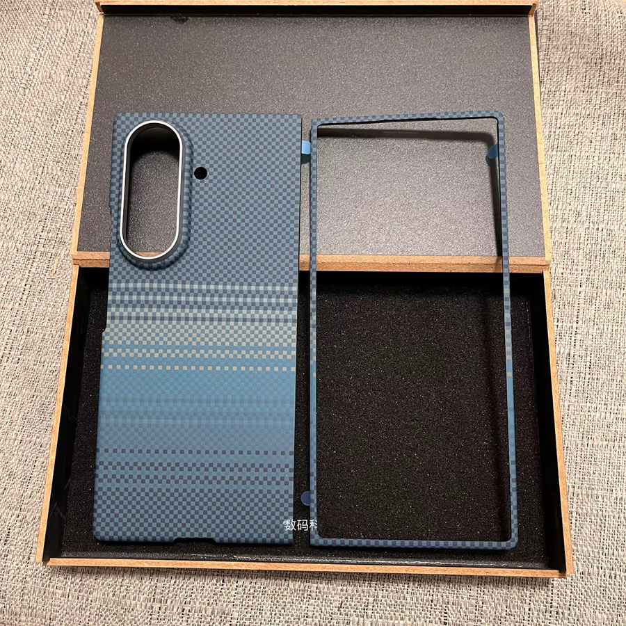 W26 Ultra-Dünne Aramid-Kohlefaser Schutzhülle für Samsung Galaxy Z Fold 7 5G mit MagSafe-Kompatibilität - Bild 2