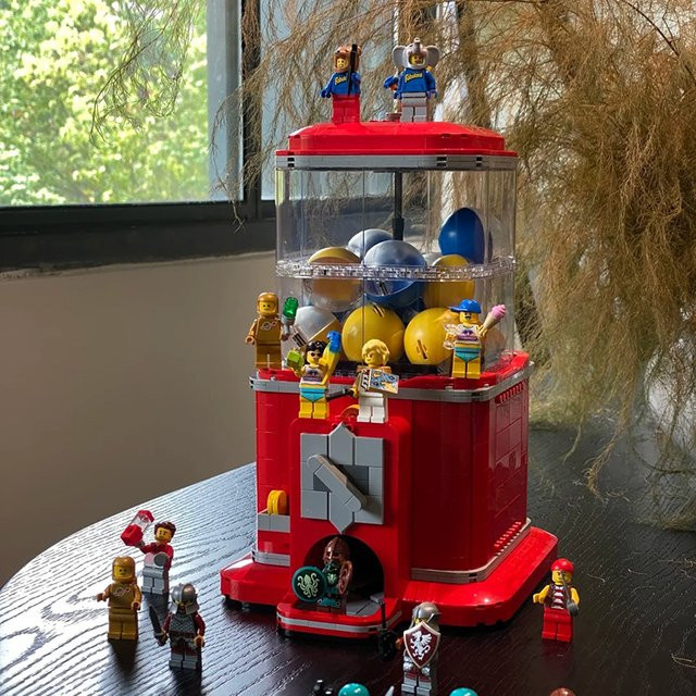 GSF Kreativer Minifiguren-Verkaufsautomat, Baukasten, 1343 Teile - Bild 1