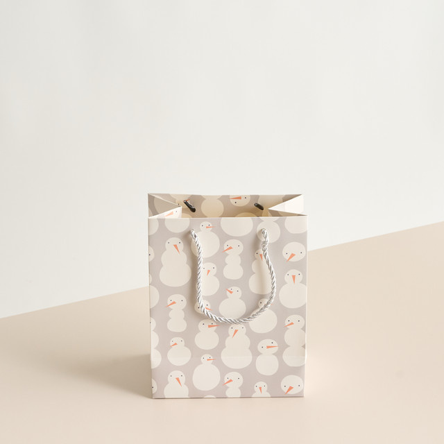 Papiertasche Schneemann von BLUME2000 in Grau und Weiß, Größe S - Bild 1