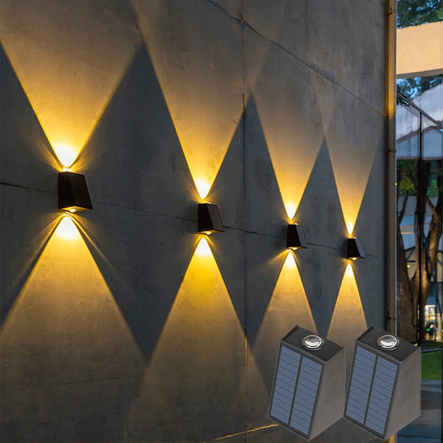 IEEYEEY LED Solar-Wandleuchte in Schwarz mit warmweißem Licht für Garten und Balkon - Bild 1
