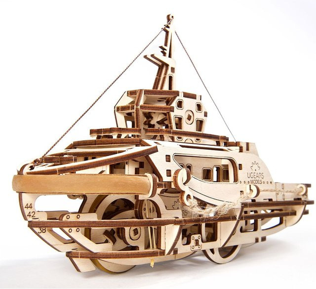UGEARS Schleppschiff Schlepper Mechanischer Modellbausatz - Bild 1