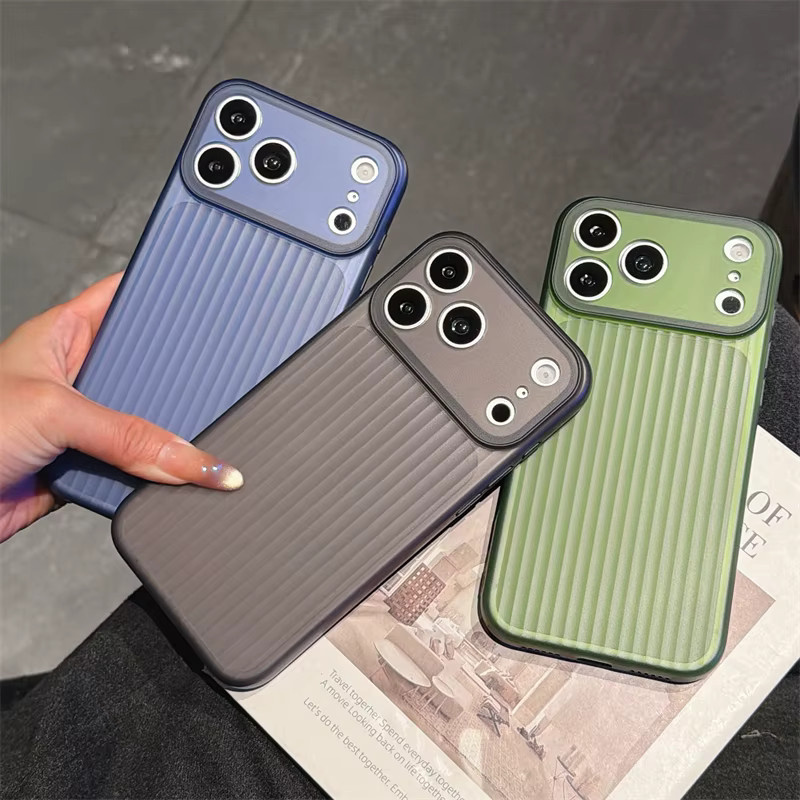Stoßfeste TPU-Schutzhülle mit Streifenmuster für iPhone 11 bis iPhone 17 Pro Max von SUNWARD in Pink - Bild 1