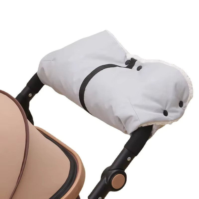 Warme Kinderwagen Handmuff aus Fleece und Pelz in Grau, Wind- und wasserdichte Handabdeckung für Kinderwagen Zubehör - Bild 4