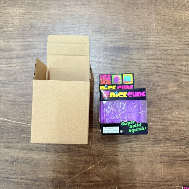 Schylling NeeDoh Nice Cube Squishy, Fidget Spielzeug - Bild 1