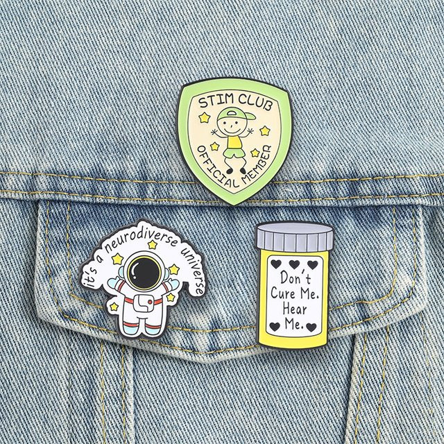 Miss Zoe Emaille-Pins Astronauten-Pillenflaschen-Broschen, Bunt, Unisex - Bild 1