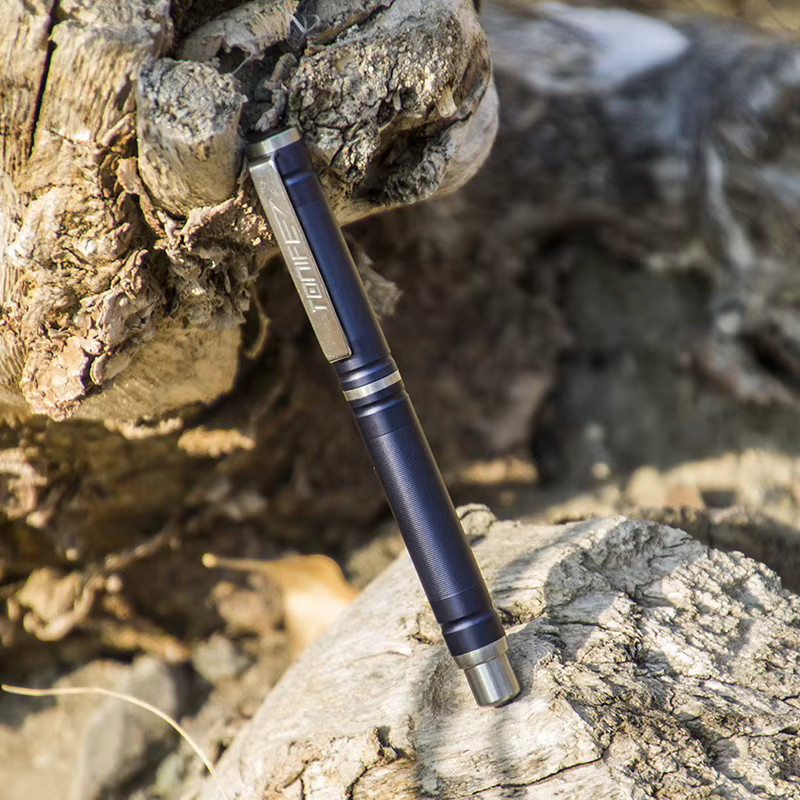 TONIFE MT1802 Elite Taktischer Stift aus Wolframstahl mit Notfall-Glasbrecher und nachfüllbarer Tinte - Bild 2