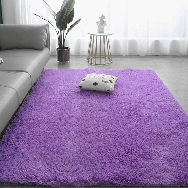 Hellgrauer Plüschteppich aus weichem Samt mit Anti-Rutsch-Funktion für Wohnzimmer und Schlafzimmer, B/T: 60 x 40 cm - Bild 1