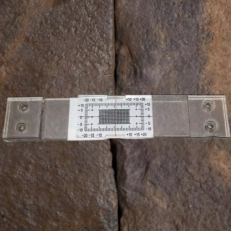 Risslehre aus Acryl in Transparent zur Rissüberwachung und Rissmessung an Wänden - Bild 2