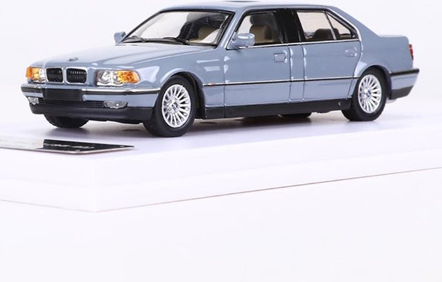 Dcm E38 7er-Reihe (96-98) (98-01) Legierungsmodellauto, 1:64, Grau - Bild 1
