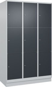 C+P Schließfachschrank Classic PLUS mit Sockel und 3 Abteilen, Farbe Anthrazitgrau, B/T/H: 120 x 50 x 195 cm - Bild 1