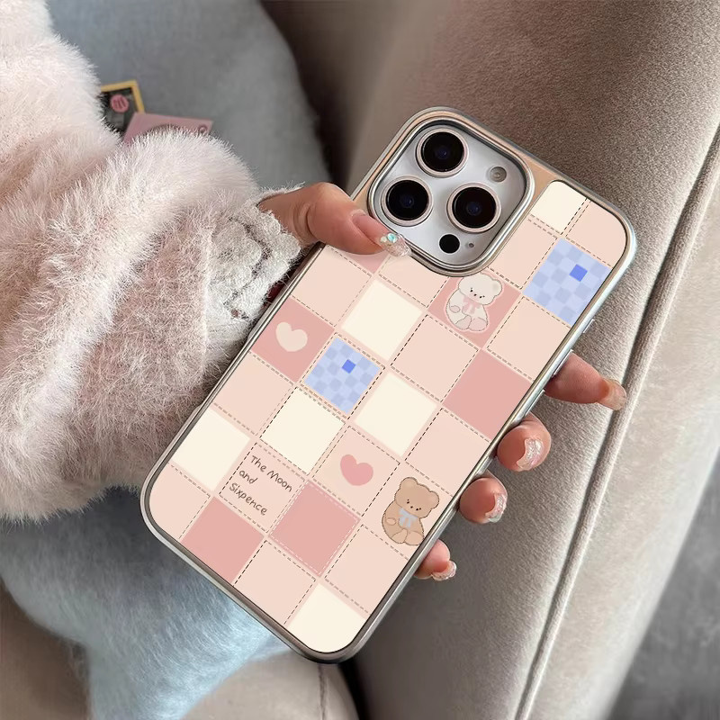 Stoßfeste Handyhülle von DecoPhone im koreanischen Stil mit Cartoon-Bär und mattierter Rückwand, Silber, passend für iPhone 17, 16, 15 und 14 Pro Max - Bild 4