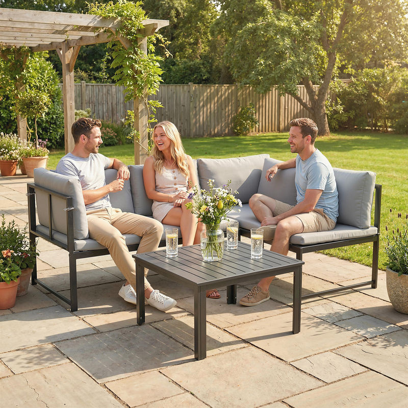 Outsunny 3-teiliges L-förmiges Garten-Sitzset in Grau mit 2 zweisitzigen Sofas, Latten-Tisch und Kissen aus Metall - Bild 2