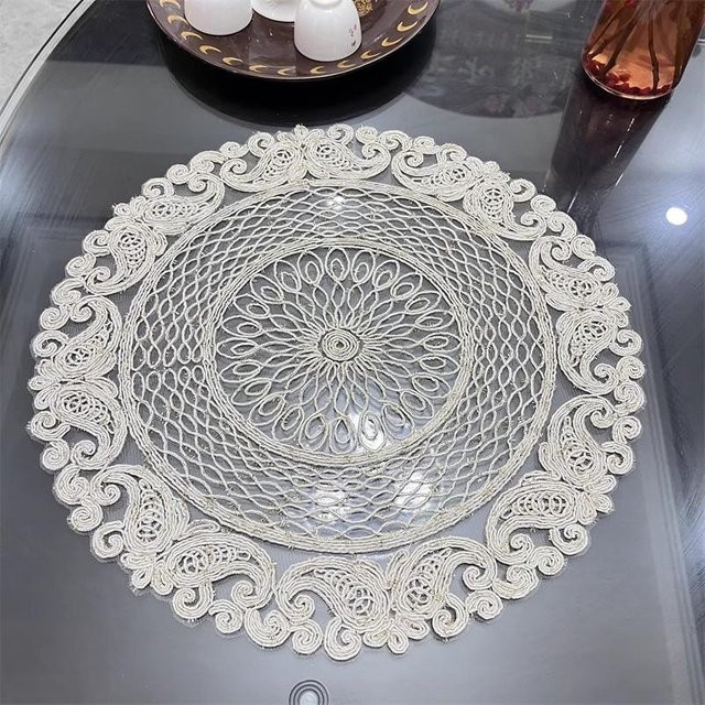 Rundes Tischset von Yiran Furniture aus Baumwolle mit floraler Stickerei in Grau - Bild 1