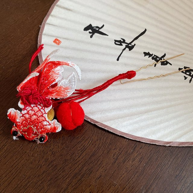 DooMei Haarspangen, rote Stoff-Koi-Fisch, Wollgarn, Damen - Bild 1